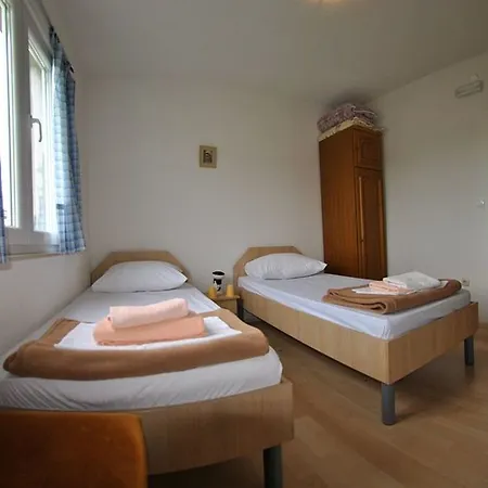 招待所 伊万卡巴拉克膳食公寓