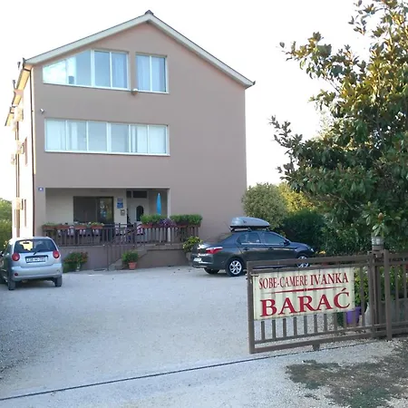 Guest house Pansion Ivanka Barac 2*