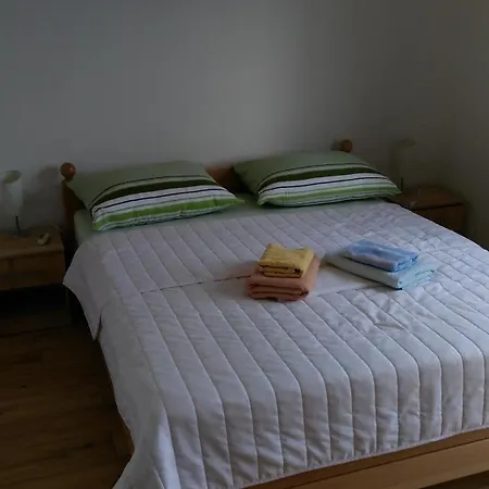 伊万卡巴拉克膳食公寓 招待所 2*